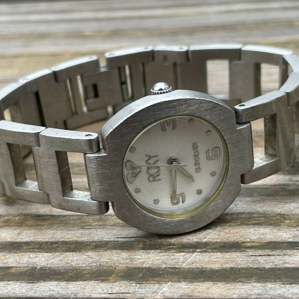 Roxy Quiksilver Ladies Wrist Watch Analog Silver Tone Quartz Metal Band Watch - Picture 3 of 12
